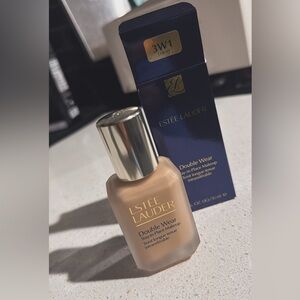 Estee Lauder Double Wear Foundation - 3W1 Tawny